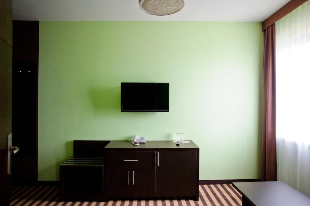 Hotel Folklor Międzyrzec Podlaski Oda fotoğraf